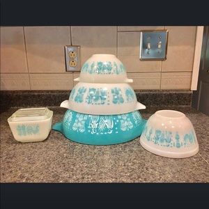 ❌SOLD Pyrex Amish butter print cinderella bowls ❌
